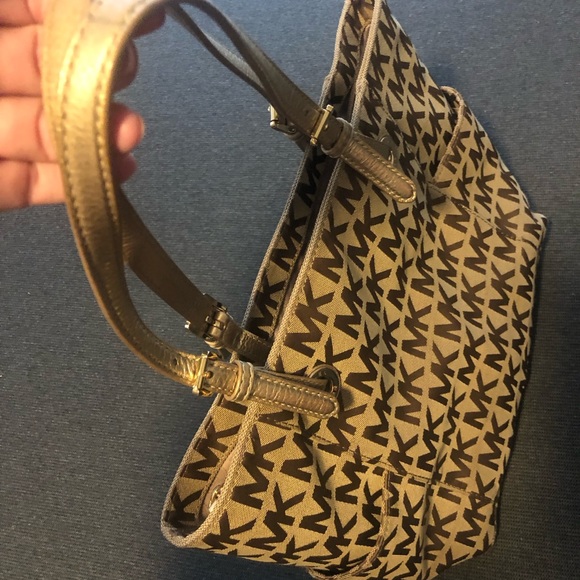 Michael Kors purse - Picture 3 of 6